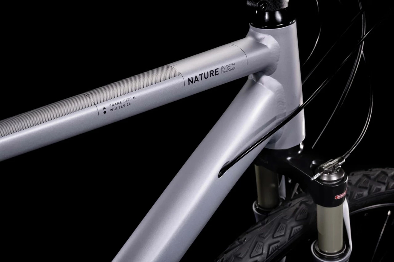 Cube Nature EXC Polarsilver´n´black 2022 – Bild 2